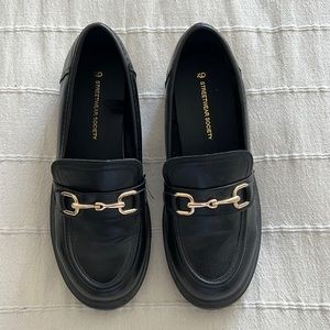 Chunky loafers with buckle detail